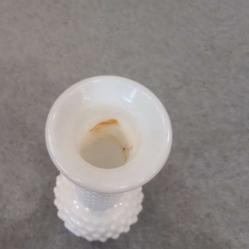 Vintage Fenton White Milk Glass Hobnail Bud Vase Bulbous Base Retro Decor - Picture 4 of 6